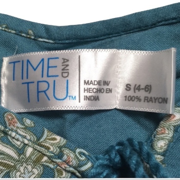 Floral Longsleeve Dress - Picture 6 of 8